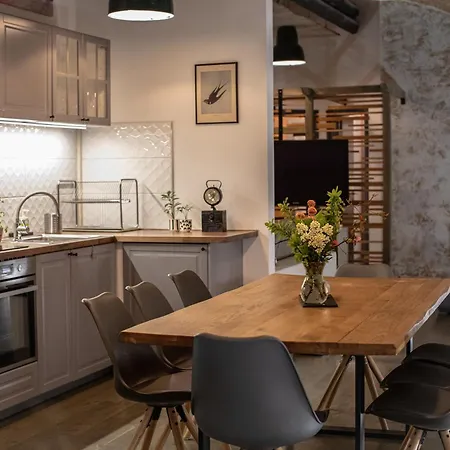 Apartament Teged Vartalak